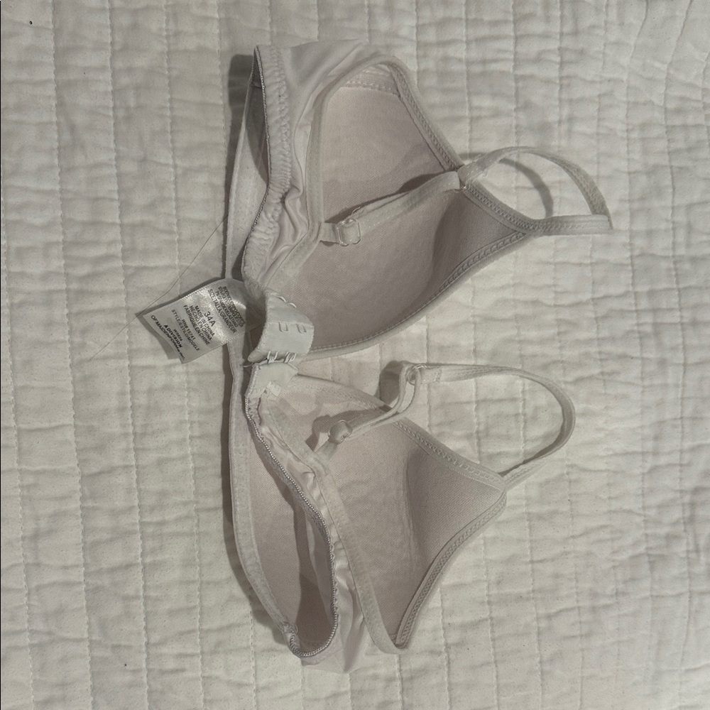 8 BRA BUNDLE-Nike, Fabletics, Hanes, & Delta-Great BUNDLE for pre-teen or teen! - Picture 4 of 13